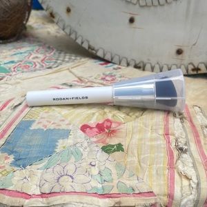 Rodan and Fields angled brush